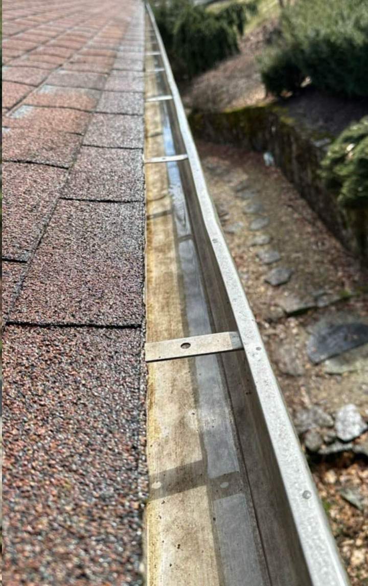 Prevent Clogs With Gutter Cleaning